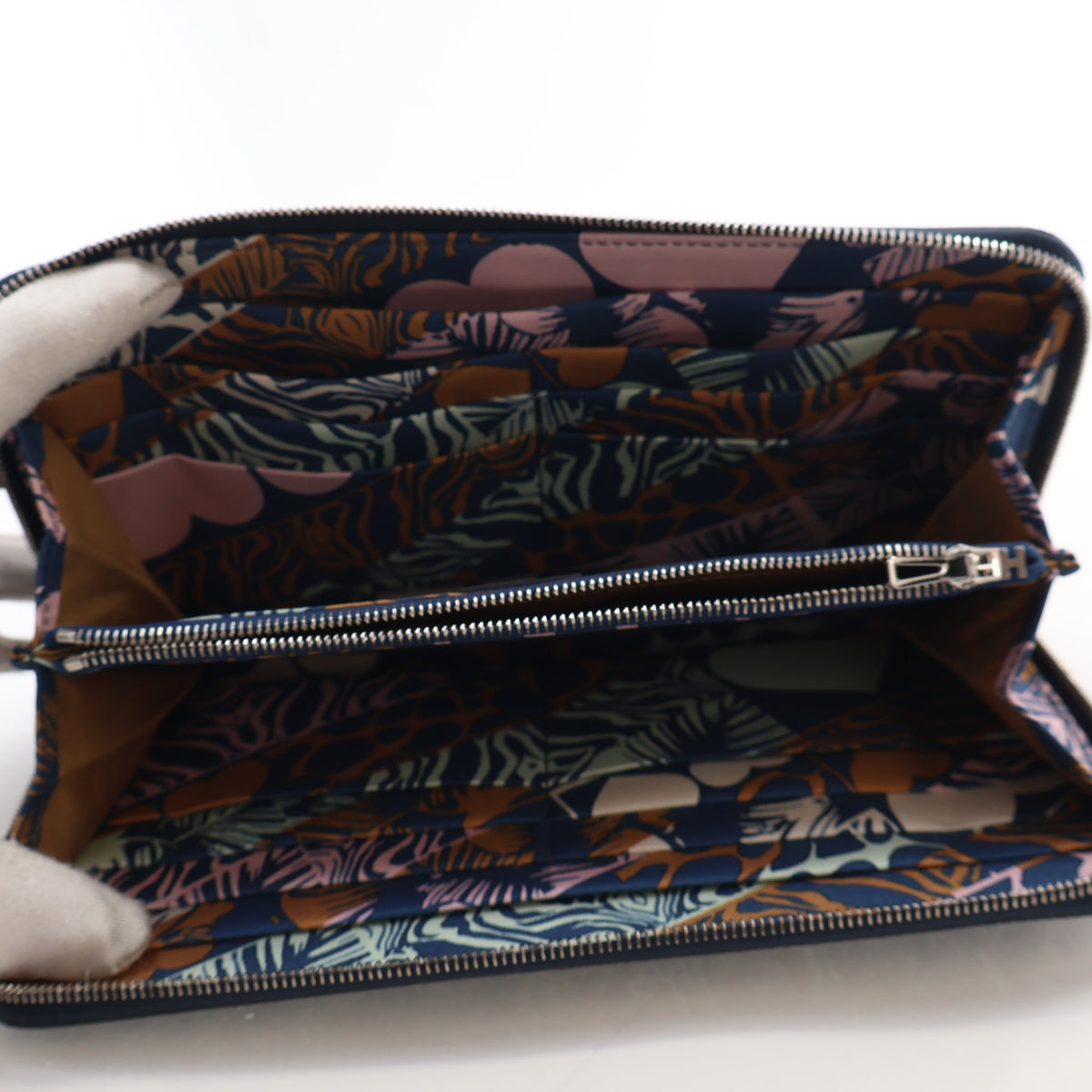 Pre-Owned Hermès Wallet Bleu Noir Evercolor Leather Silk'in Classique Long, open interior with lining
