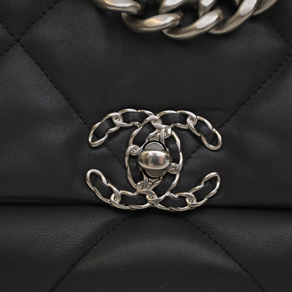 Chanel Medium Lambskin 19 Flap Bag, photo 4 of 15