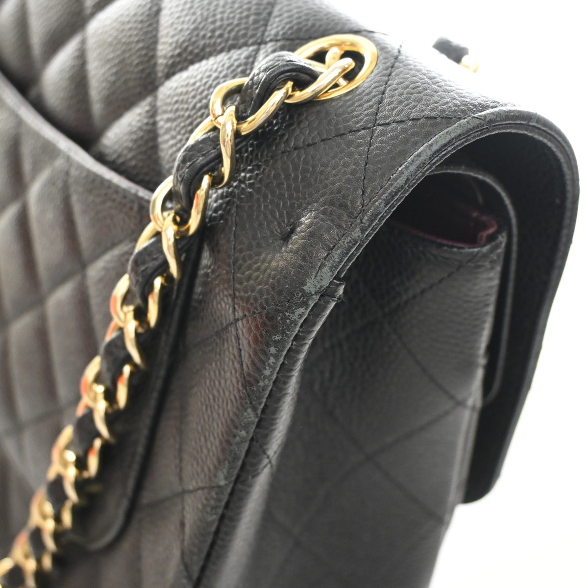 Pre-Owned Chanel Classic Double Flap Jumbo Caviar Leather Bag, corner and edge detail, photo 18 of 20