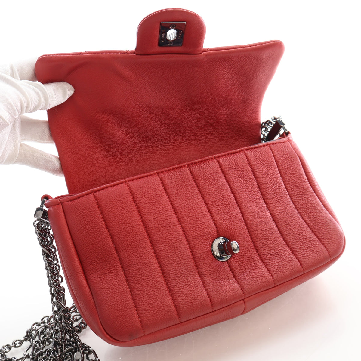 Pre-Owned Chanel Flap Bag Mini Lambskin Classic Single, open interior with lining