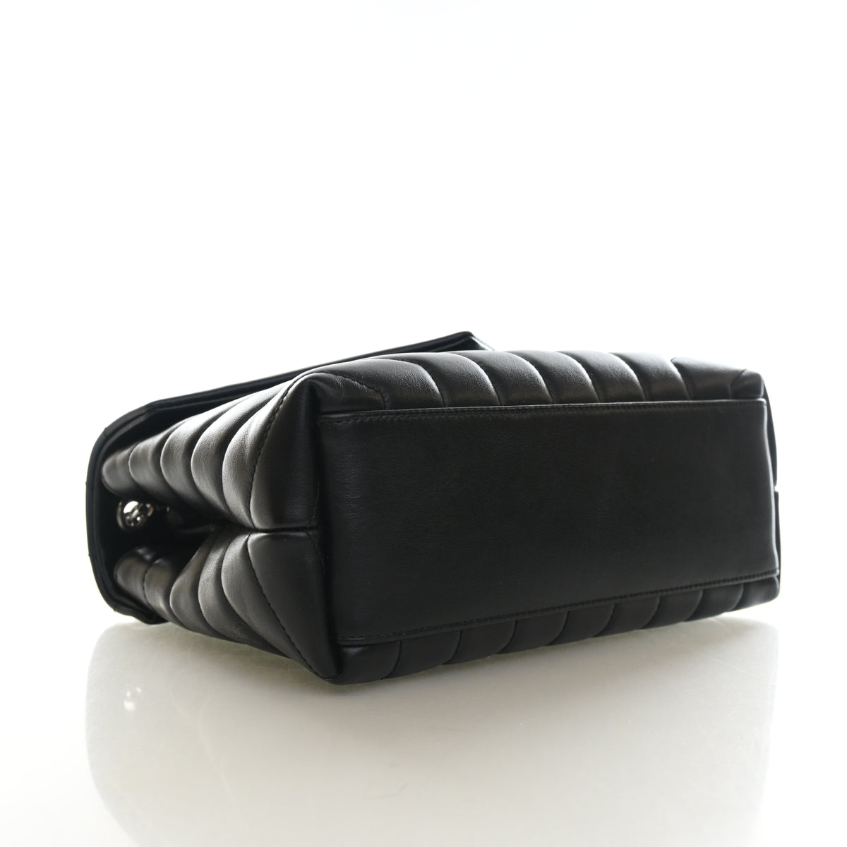 Pre-Owned Saint Laurent Loulou Small Calfskin, base and feet view