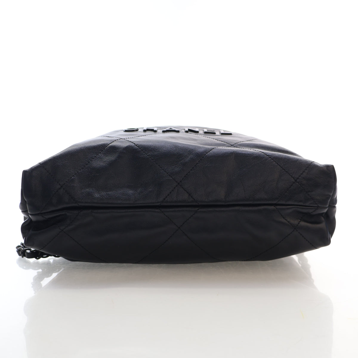 Pre-Owned Chanel Backpack 22 Shiny Calfskin, base and feet view, photo 10 of 17