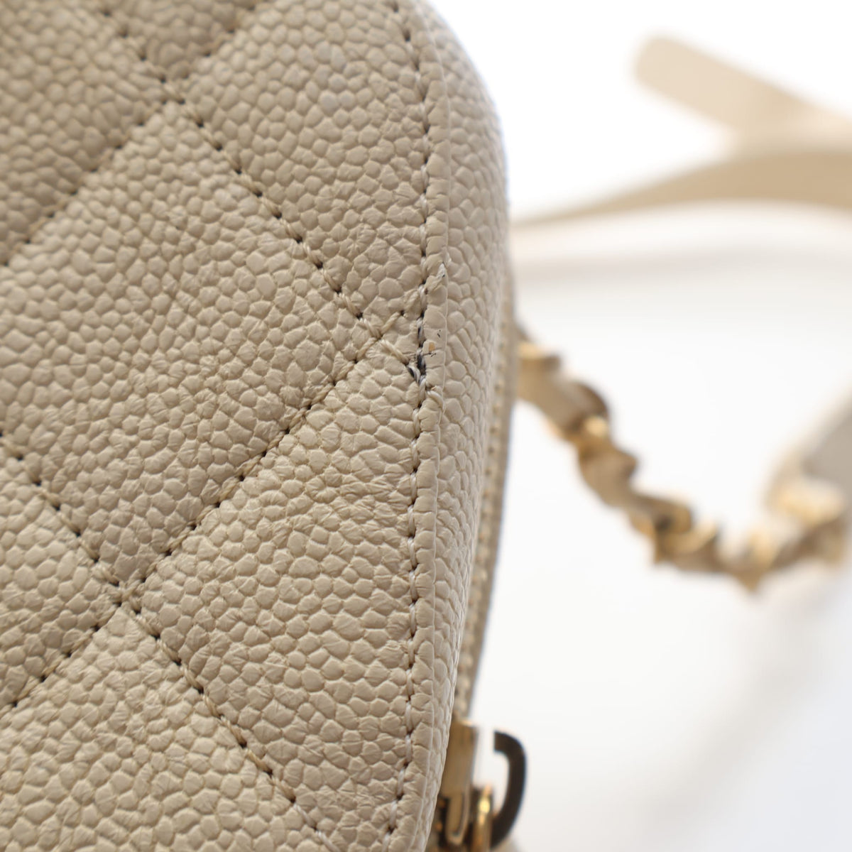 Pre-Owned Chanel Caviar Leather Quilted Waist Bag, corner and edge detail, photo 16 of 17
