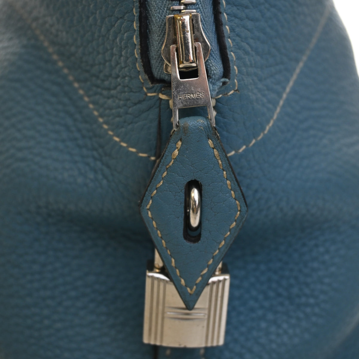 Vintage Hermès Bolide 31 Bleu Jean Clemence Leather, silver hardware close-up, photo 18 of 25