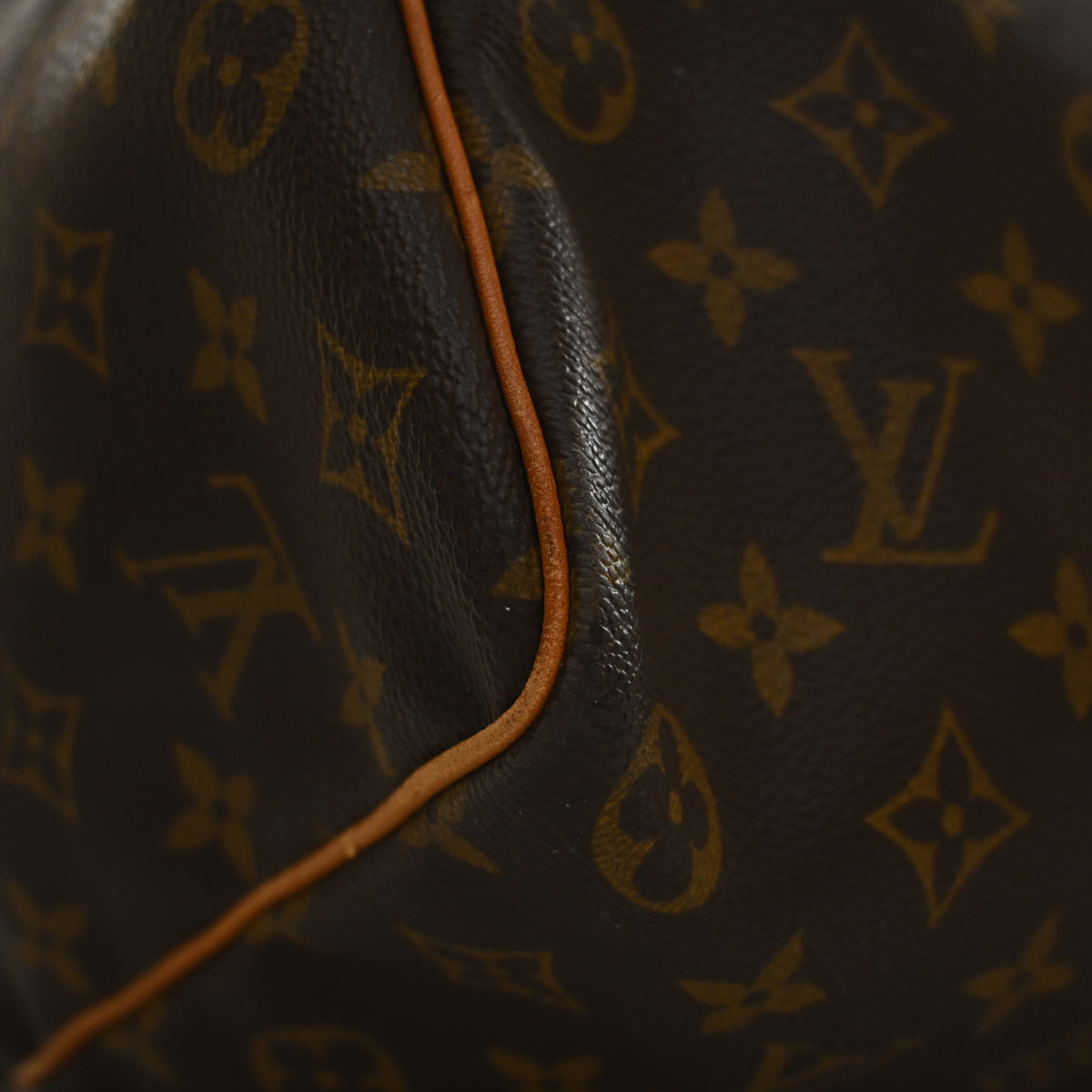 Vintage Louis Vuitton 50 Monogram Keepall, corner detail