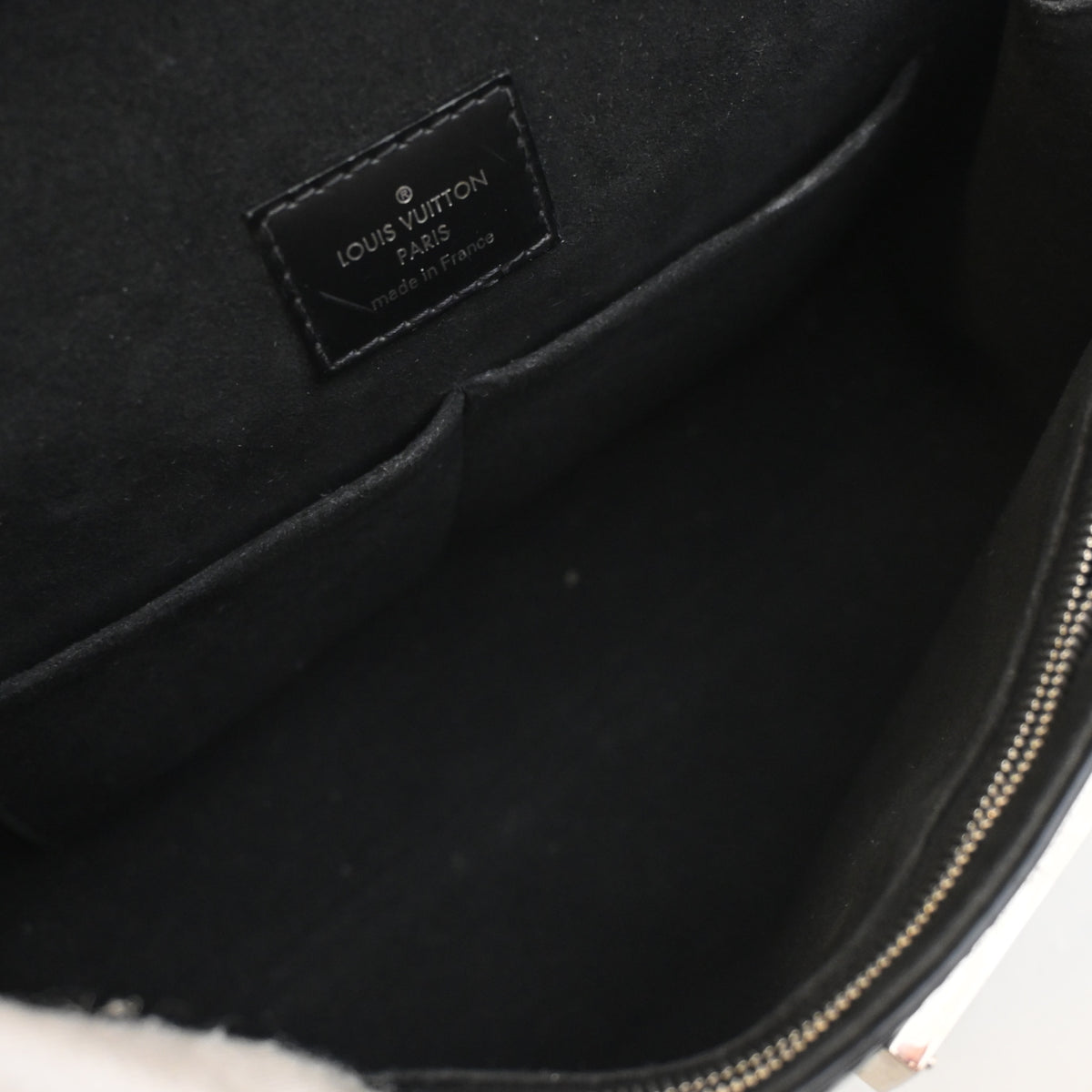 Louis Vuitton Epi Cluny MM, photo 12 of 15