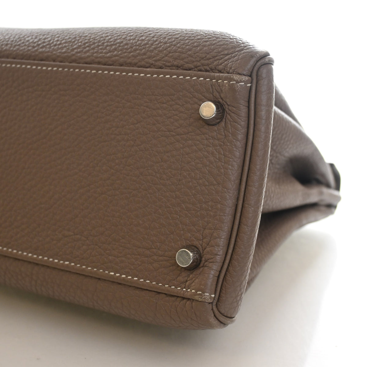 Pre-Owned Hermès Kelly 32 Etoupe Togo Leather, base view, photo 8 of 19