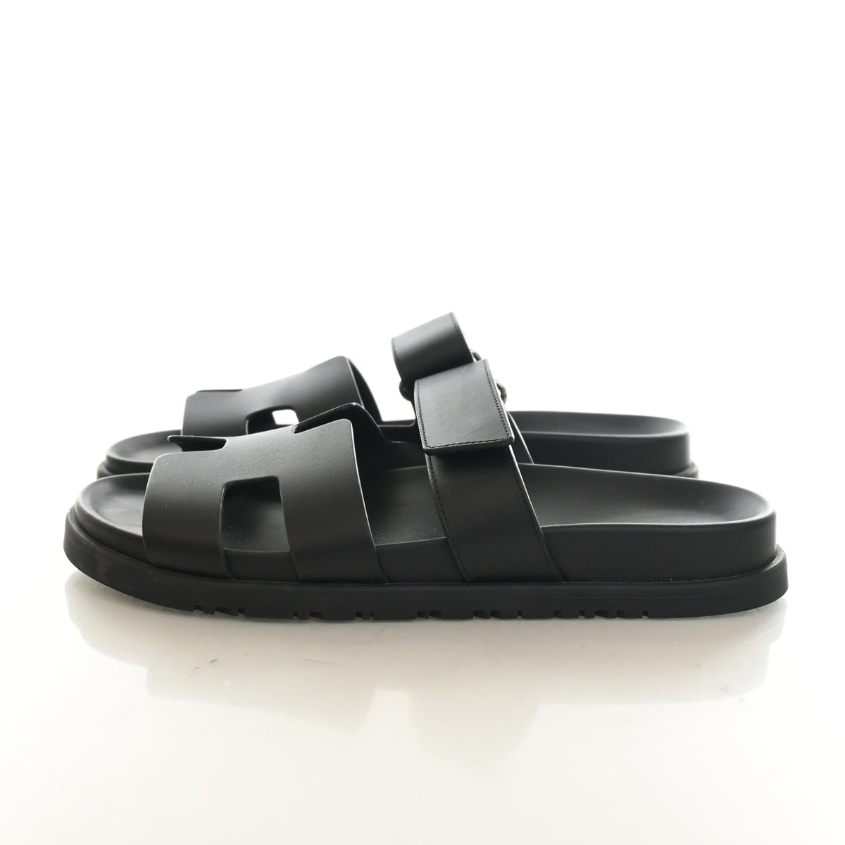Pre-Owned Hermès Sandals Sz Noir Chypre 38.5, side profile