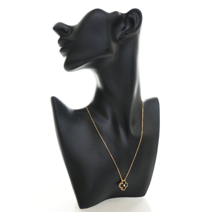 Van Cleef & Arpels Holiday 2016 Onyx Vintage Alhambra Pendant Necklace