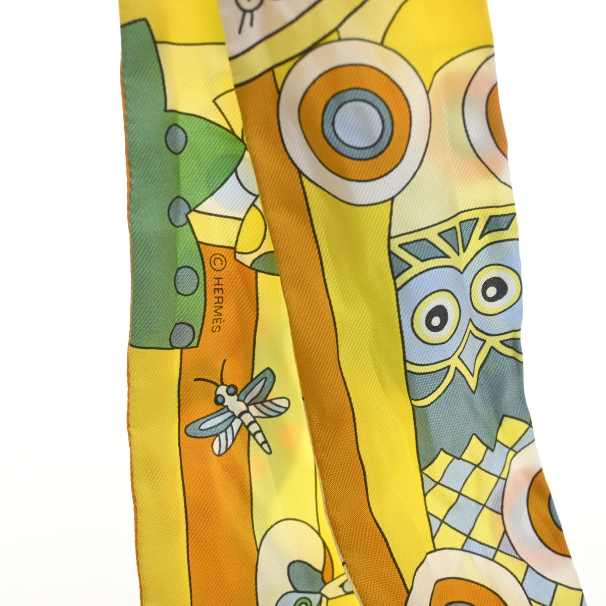 Pre-Owned Hermès Les Murmures De La Foret Silk Twilly, flat lay