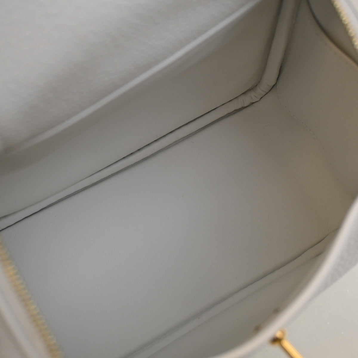 Hermes New White Clemence Mini Lindy 20, photo 12 of 14