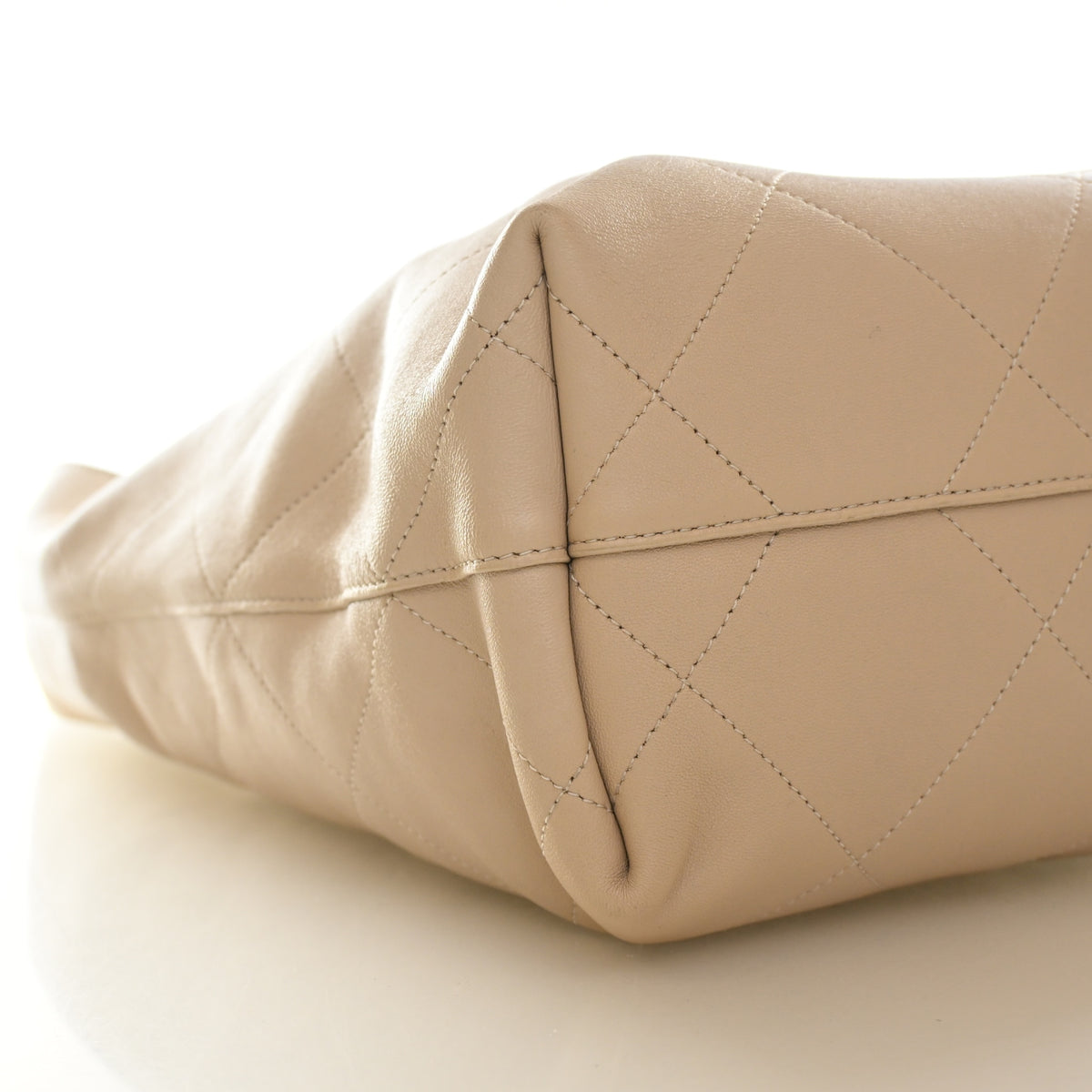 Chanel Medium Shiny Lambskin Hobo, photo 6 of 15