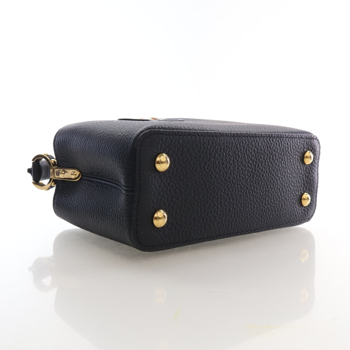 Pre-Owned Louis Vuitton Mini Taurillon Capucines, base and feet view