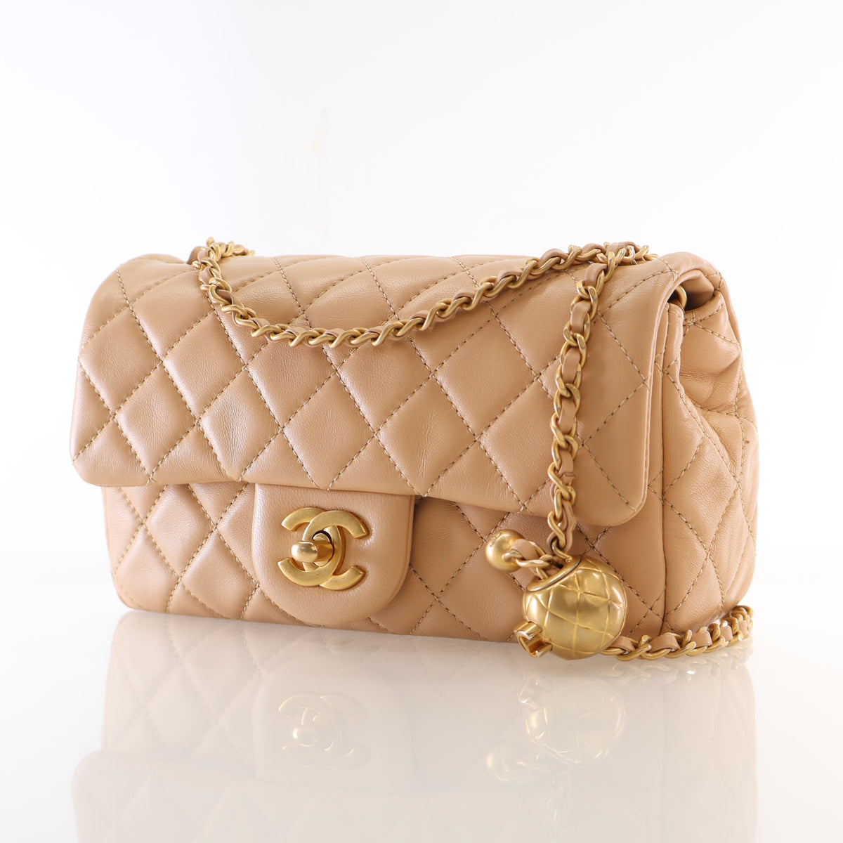 Pre-Owned Chanel Flap Bag Mini Lambskin Pearl Crush, three-quarter view, photo 3 of 21