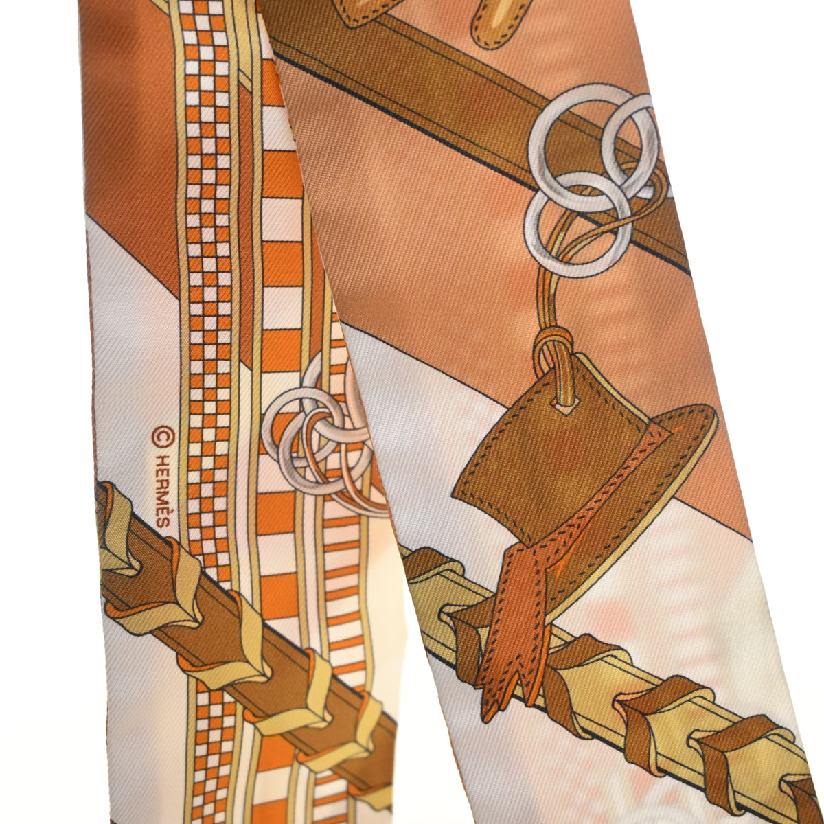 Pre-Owned Hermès Brides Et Gris Silk Twilly, flat lay, photo 2 of 7