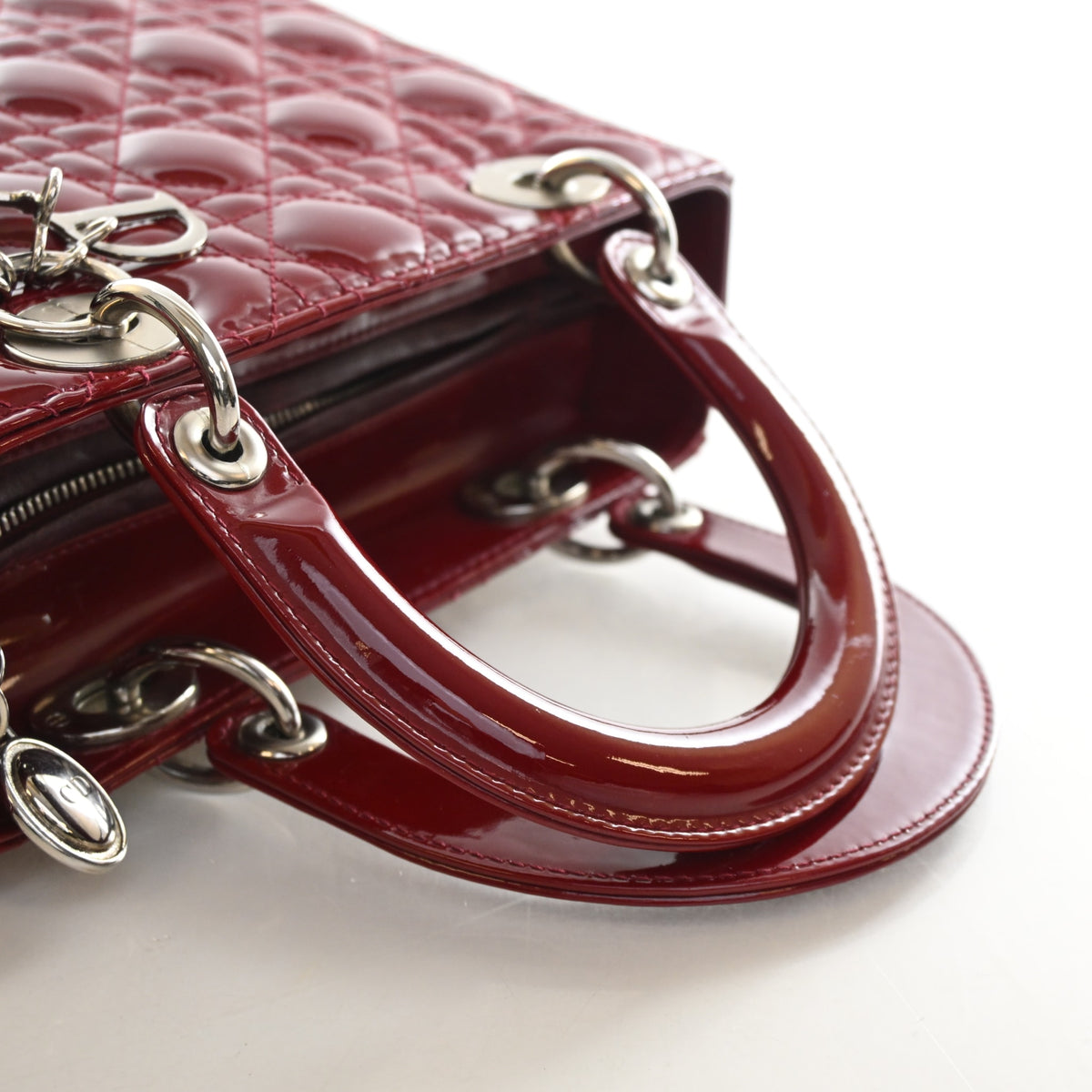Pre-Owned Christian Dior Lady Dior Medium Patent Leather, silver hardware close-up, photo 15 of 16