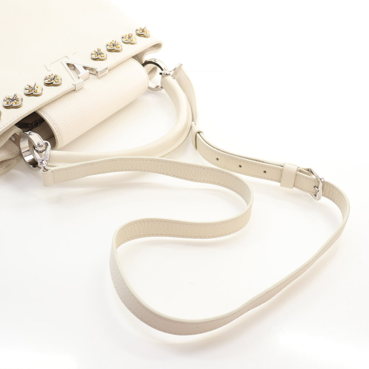 Pre-Owned Louis Vuitton MM Taurillon Capucines, side profile