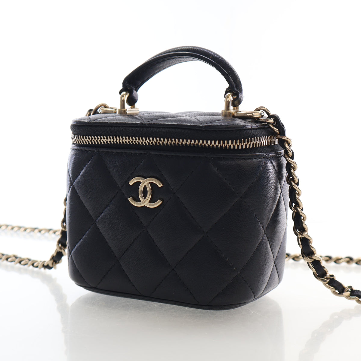 Pre-Owned Chanel Top Handle Mini Lambskin Classic Vanity With Chain, three-quarter view