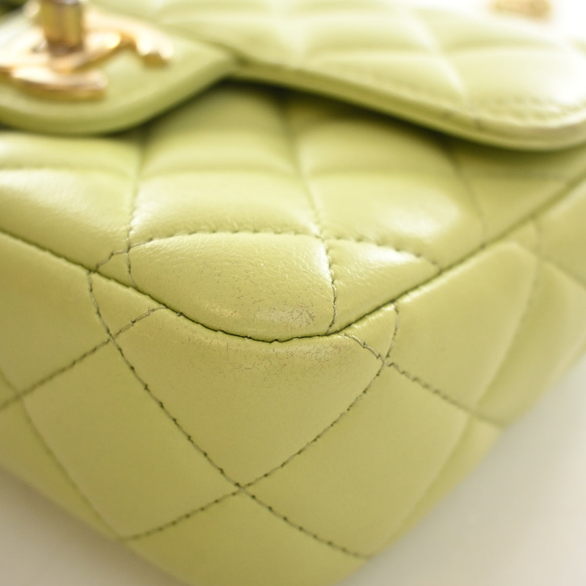Pre-Owned Chanel Flap Bag Mini Lambskin Casino Royale Square, corner and edge detail, photo 16 of 21