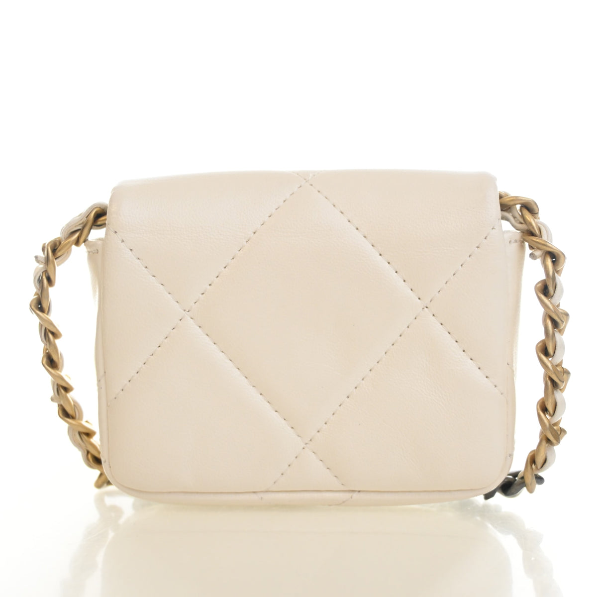 Pre-Owned Chanel Card Holder 19 Lambskin On Chain, front view