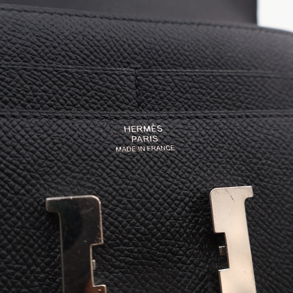 Pre-Owned Hermès Constance Noir Epsom Leather Slim Wallet, logo detail