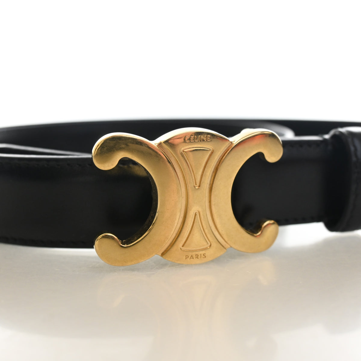 Pre-Owned Celine Triomphe Sz 80 Calfskin Belt, gold hardware close-up, authenticated at Luxe Du Jour