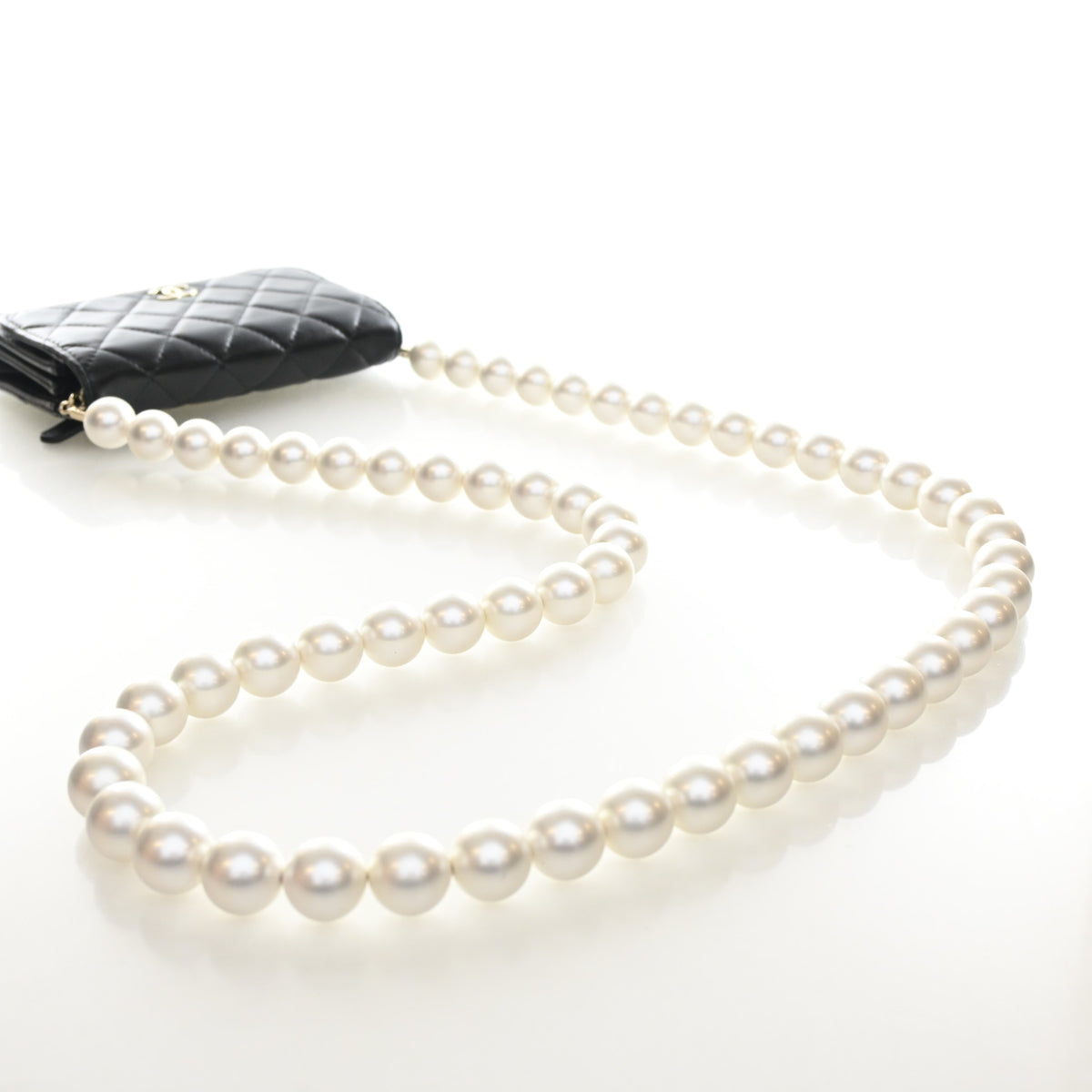 Chanel Lambskin Maxi Pearl Wallet On Chain, photo 10 of 14