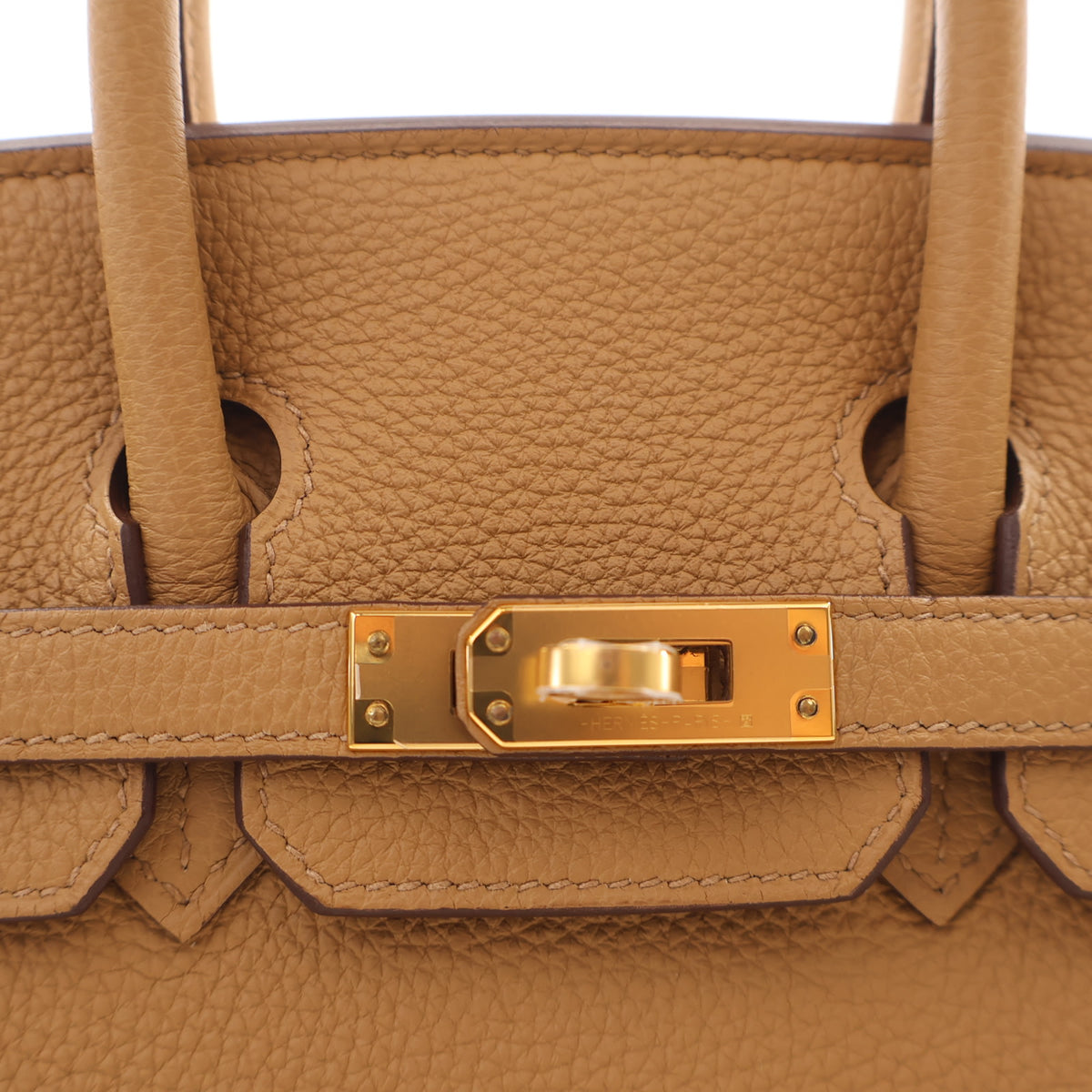 Pre-Owned Hermès Birkin 25 Biscuit Togo Leather, gold hardware close-up