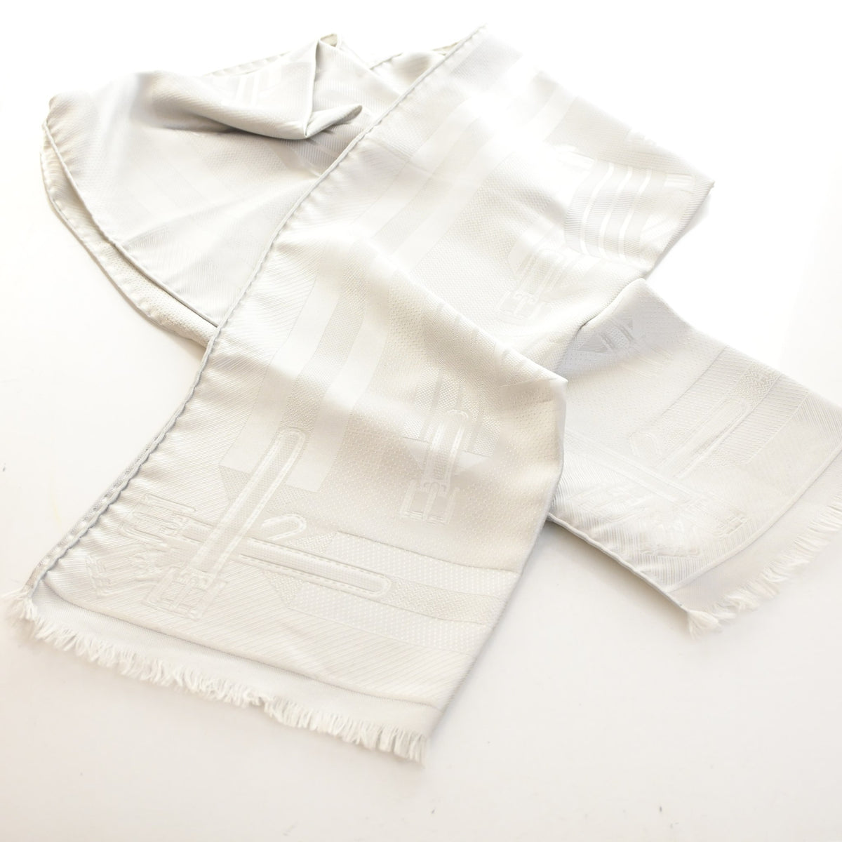 Pre-Owned Hermès Echarpe Foulard Les Sangles, flat lay, photo 6 of 9