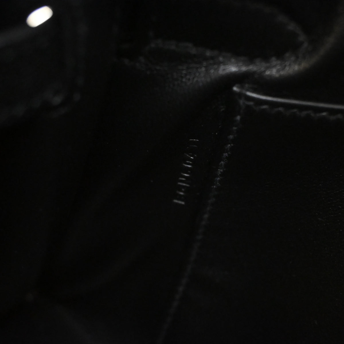 Pre-Owned Hermès Kelly 28 Noir Chevre Leather Chamkila Elan, open interior