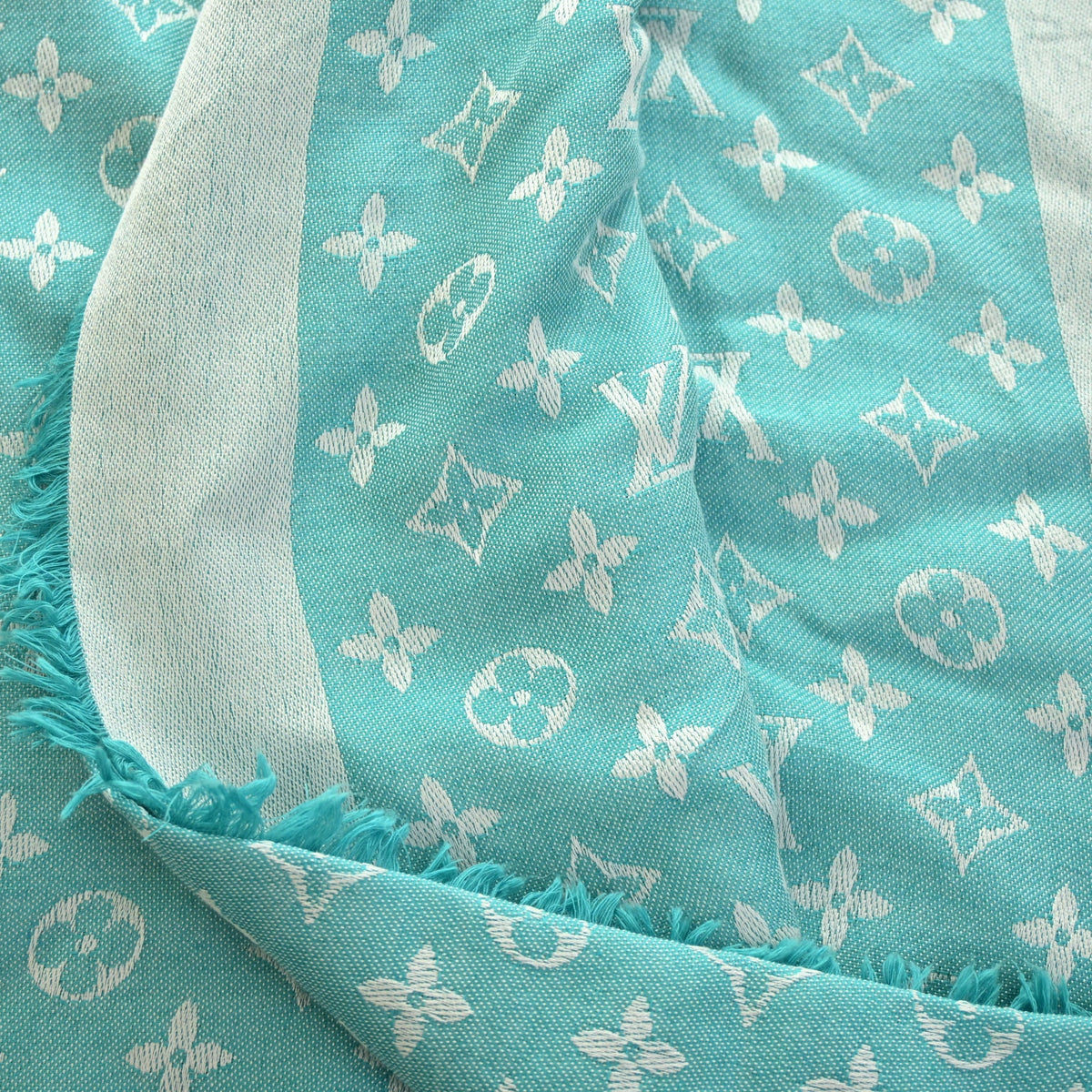 Pre-Owned Louis Vuitton Monogram Classic Shawl, photo 4 of 7
