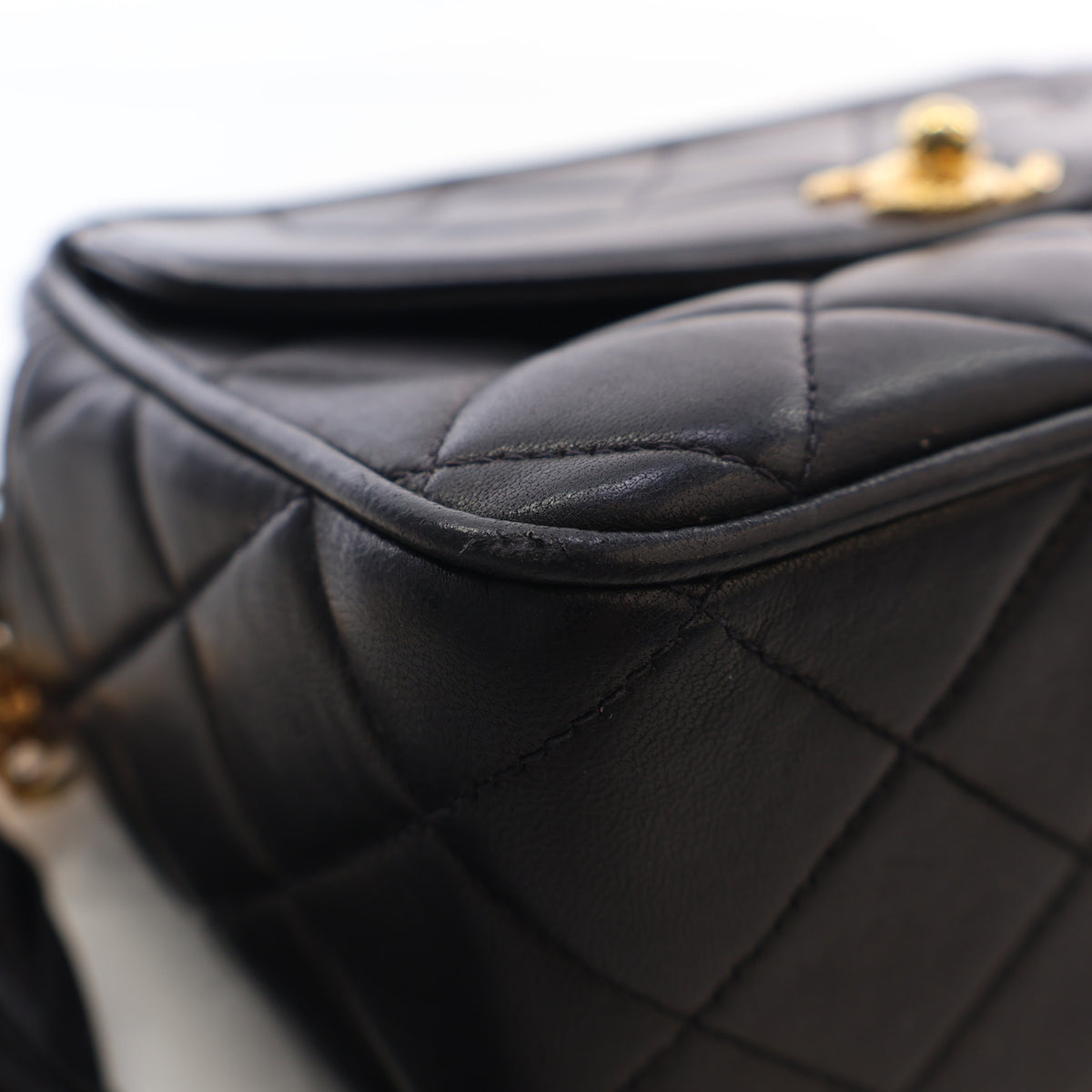 Chanel Vintage Small Lambskin Camera Bag with Chain, photo 7 of 19
