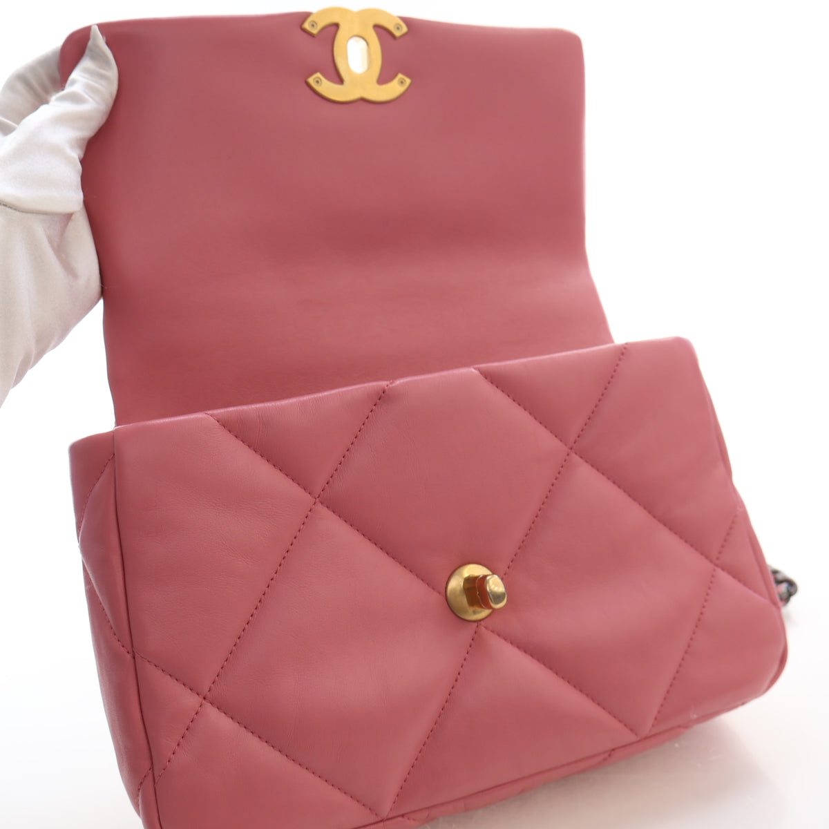 Chanel Medium Lambskin 19 Flap Bag, photo 14 of 17
