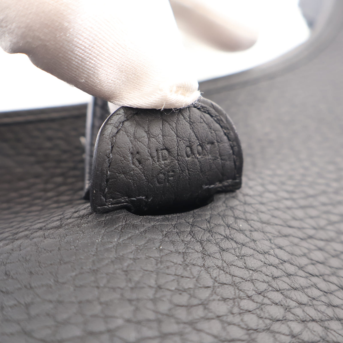 Pre-Owned Hermès Evelyne 29 Noir Togo Leather, interior label and date code