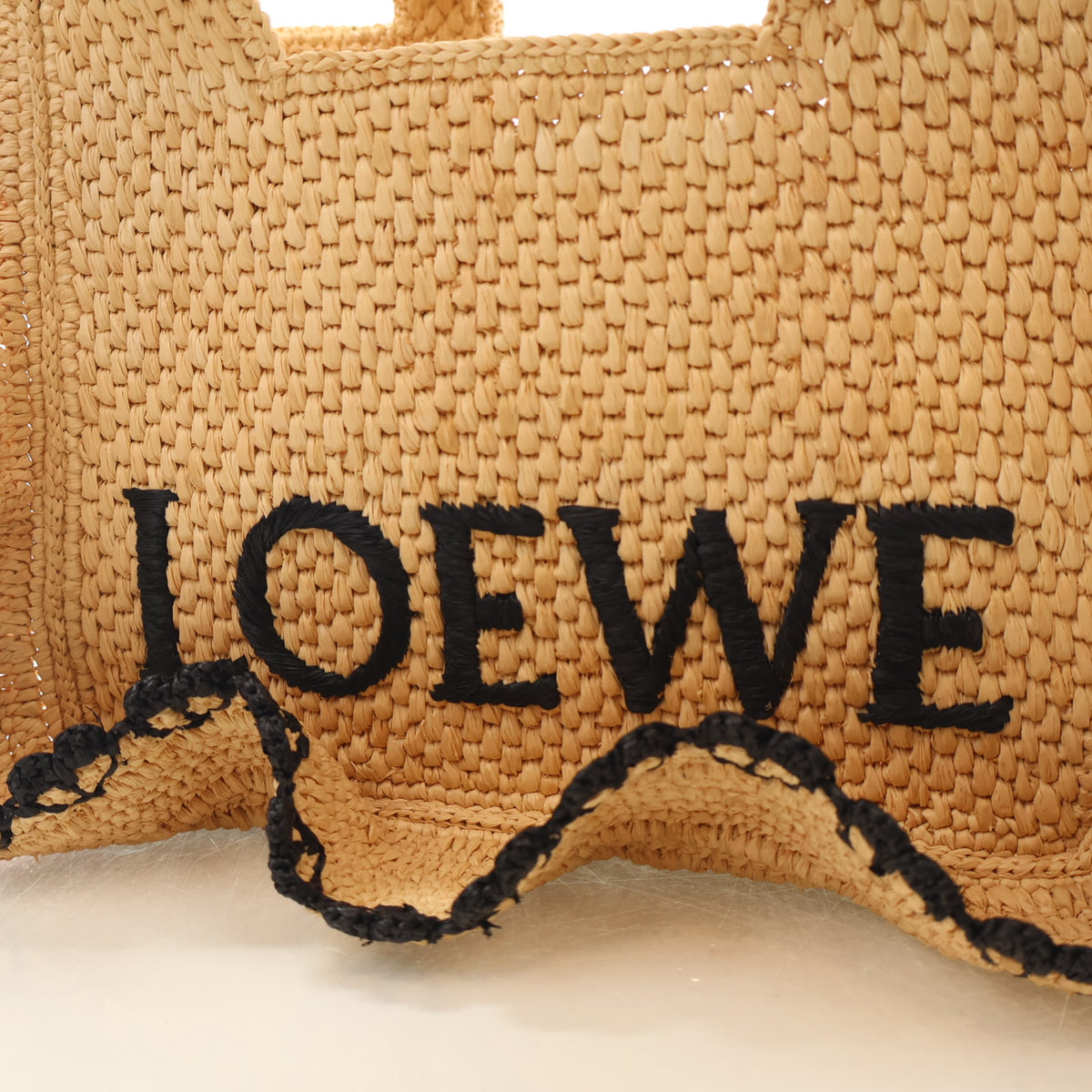 Pre-Owned Loewe Tote Bag Small Raffia, logo detail