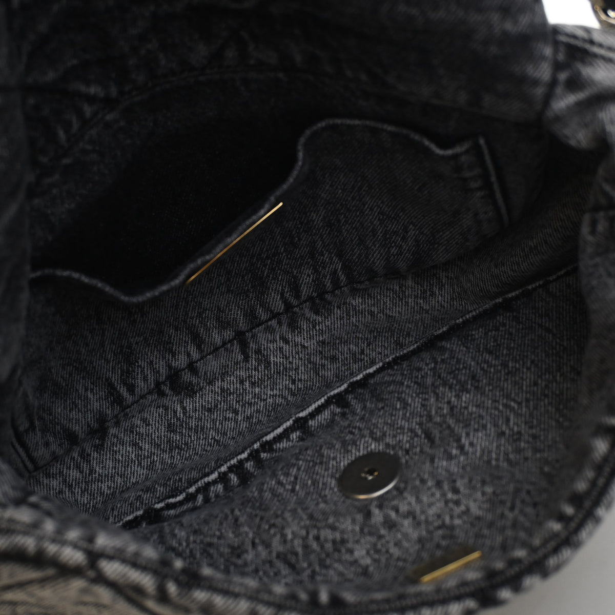 Pre-Owned Chanel 19 Flap Bag Medium Denim, open interior with lining