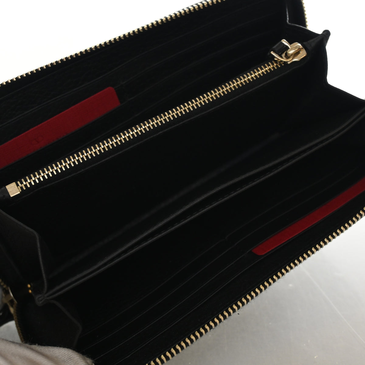 Pre-Owned Valentino Wallet Calfskin Rockstud Long, open interior with lining