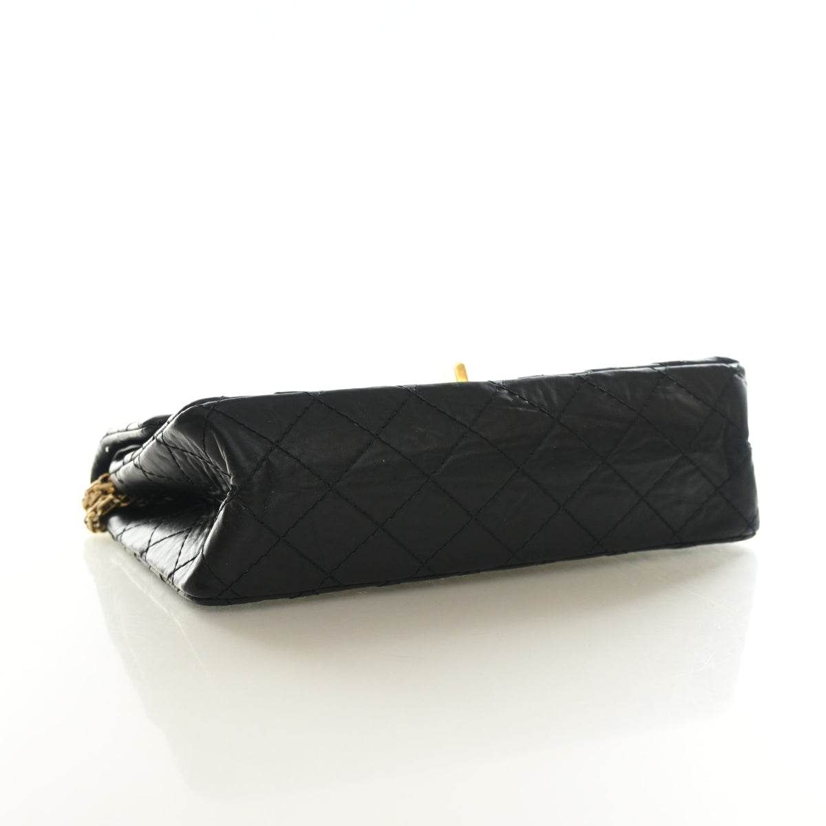 Pre-Owned Chanel Flap Bag 225 Aged Calfskin Reissue 2.55, base and feet view
