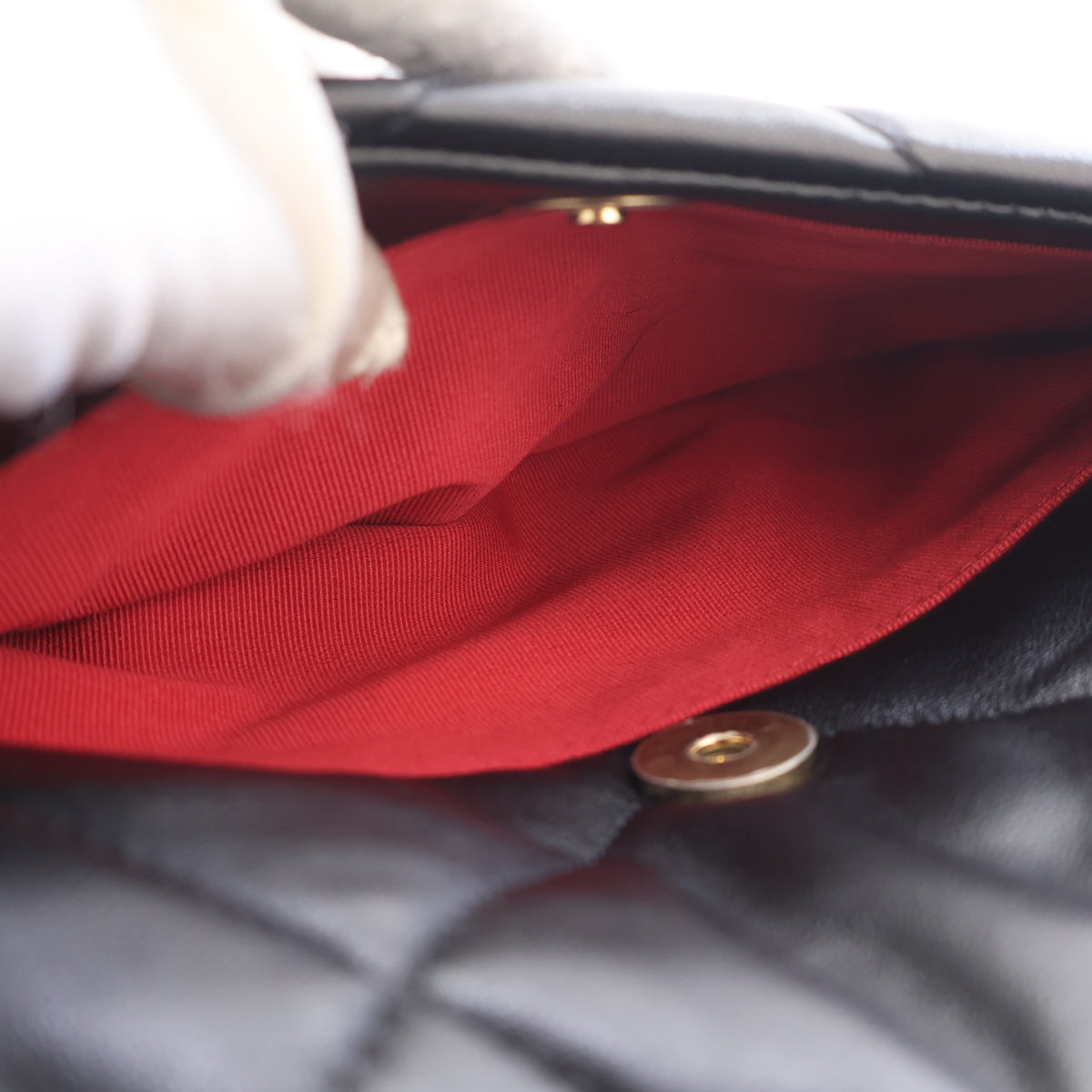 Chanel Medium Lambskin 19 Flap Bag, photo 14 of 17