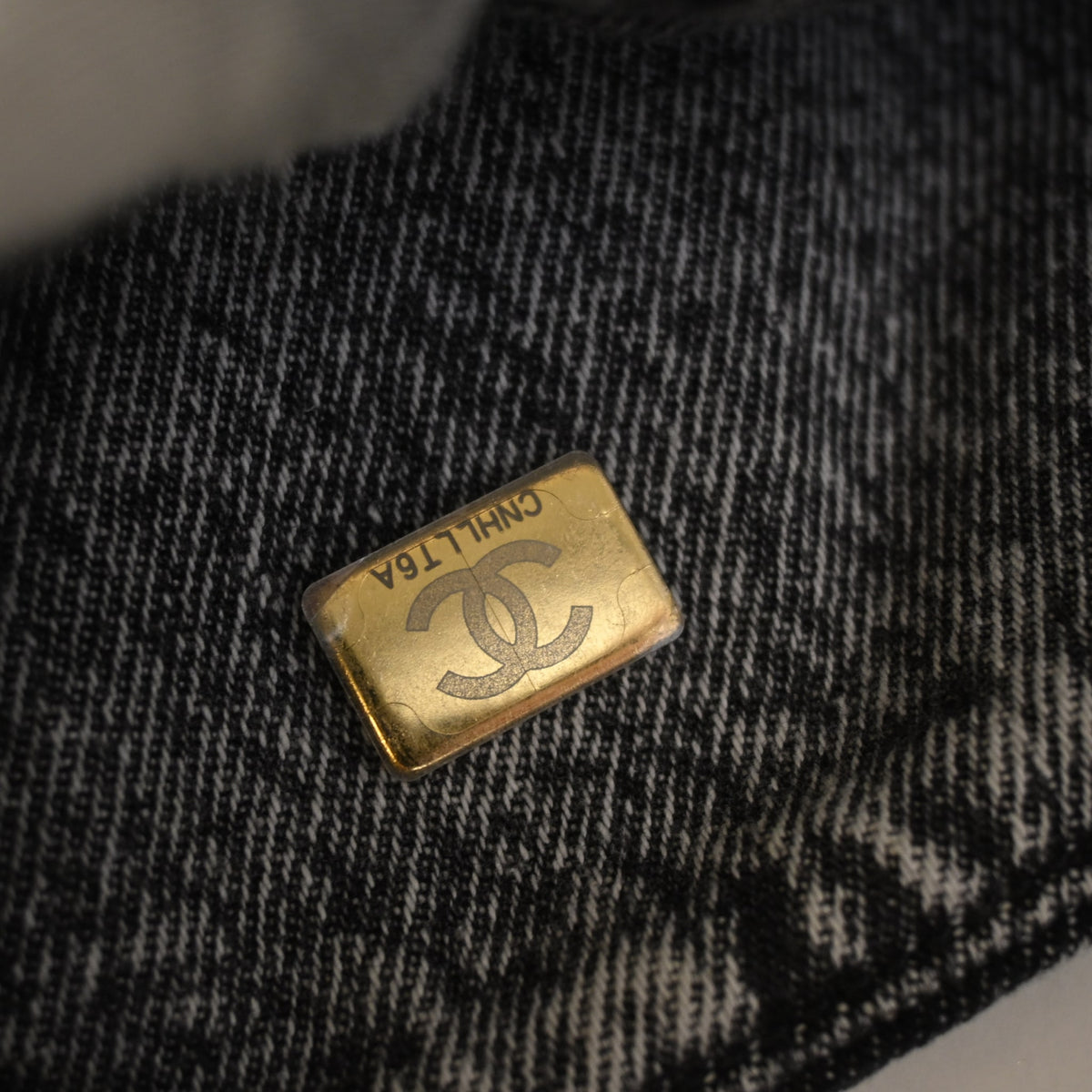 Pre-Owned Chanel 19 Flap Bag Medium Denim, gold embossed logo detail