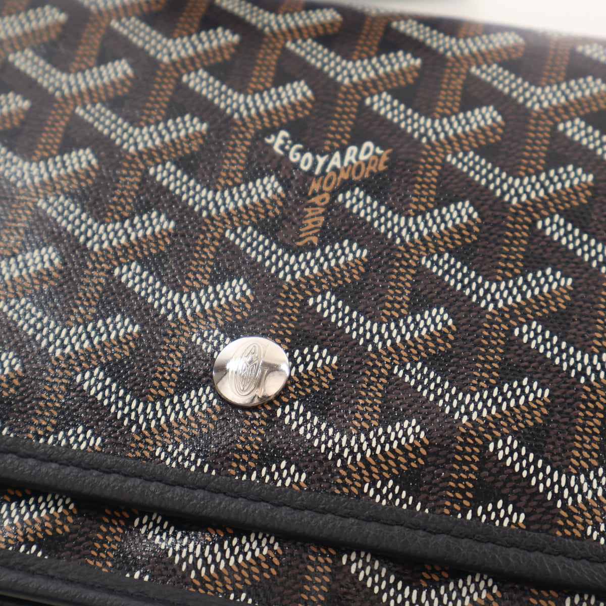 Pre-Owned Goyard Goyardine Plumet, silver embossed logo detail