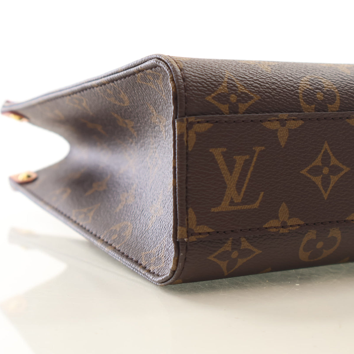 Louis Vuitton Monogram Petit Sac Plat, photo 5 of 16