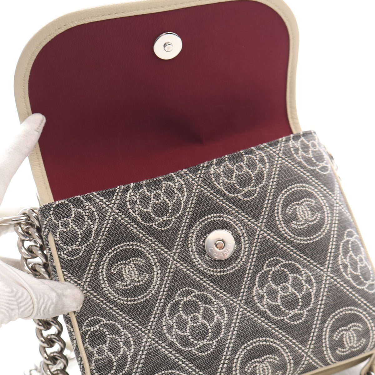 Pre-Owned Chanel Flap Bag Camellia Printed Canvas Double Side, open interior with lining, photo 19 of 22