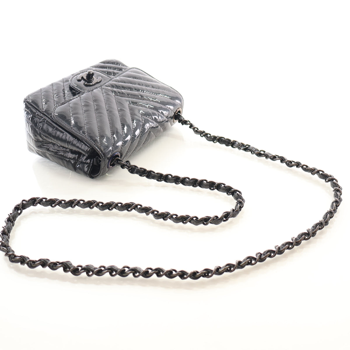 Pre-Owned Chanel Flap Bag Mini Patent Leather Single, strap and chain detail