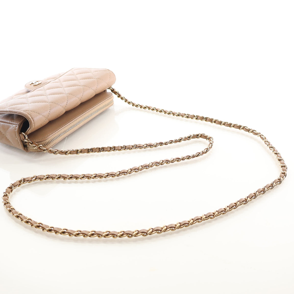 Pre-Owned Chanel Phone Holder Caviar Leather Flap With Chain, strap and chain detail