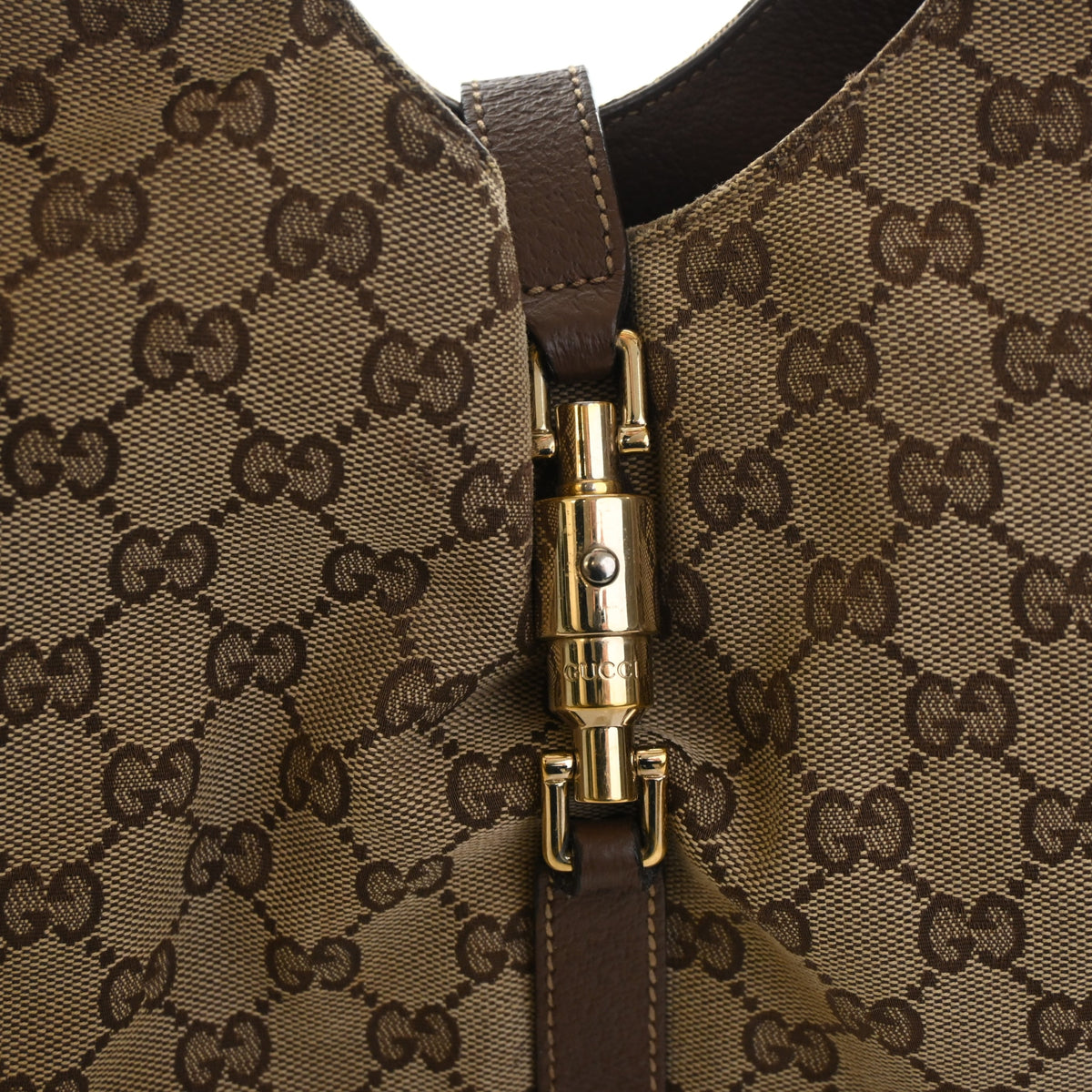 Vintage Gucci Shoulder Bag GG Canvas Jackie Bardot, gold hardware close-up