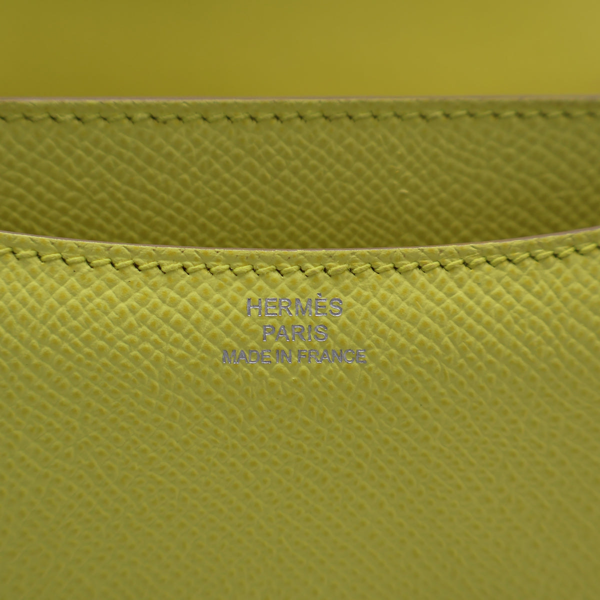 Pre-Owned Hermès Constance 18 Lime Epsom Leather, logo detail