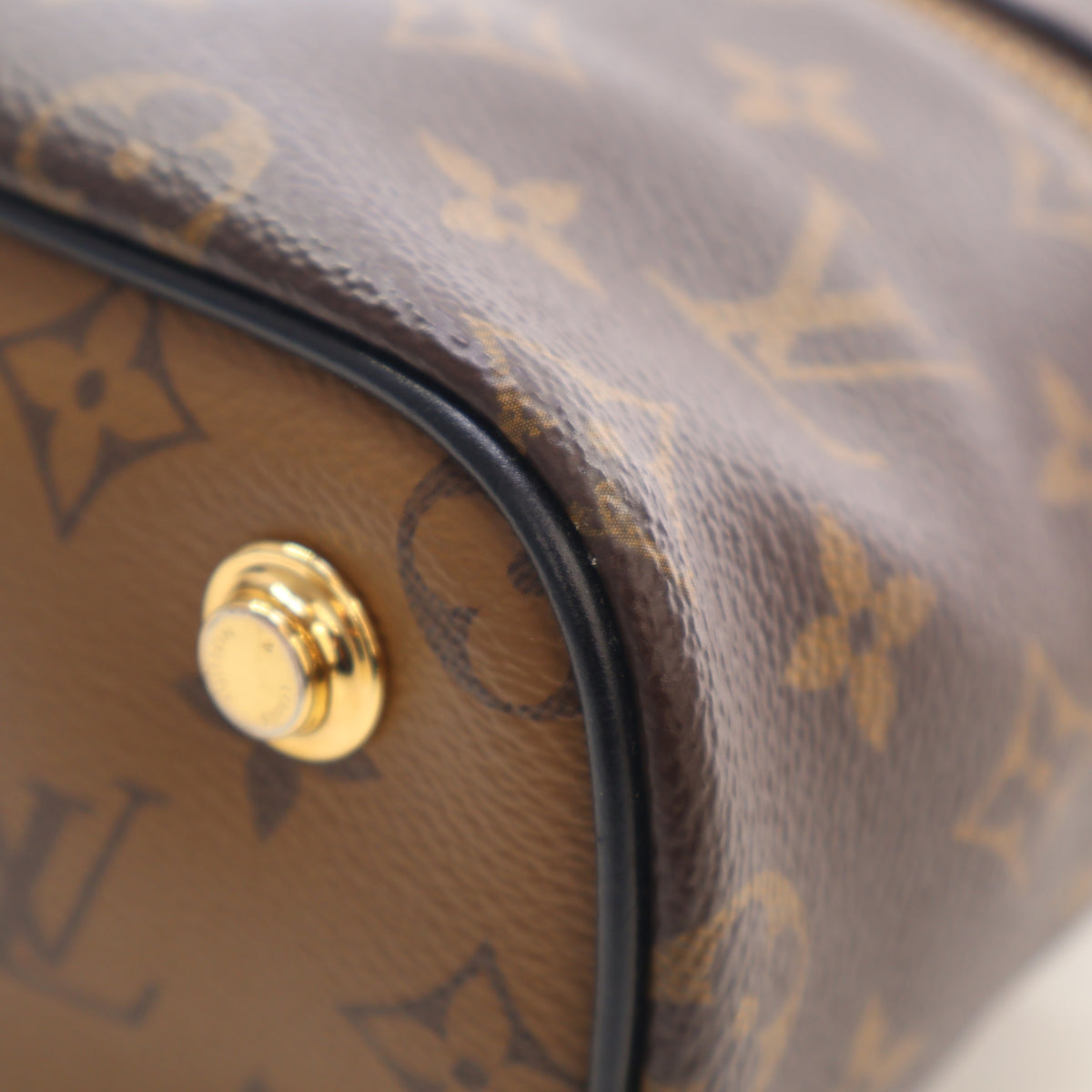 Pre-Owned Louis Vuitton Vanity PM Monogram, corner and edge detail