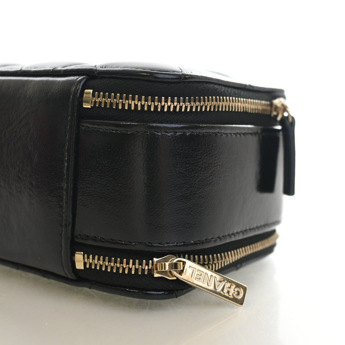 Pre-Owned Chanel Vanity Case Mini Glazed Calfskin Double Zip CC, base and feet view, photo 8 of 14