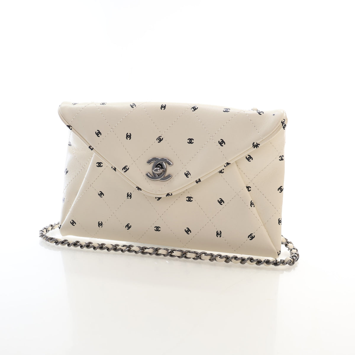 Pre-Owned Chanel Envelope Lambskin Clutch With Chain, front view